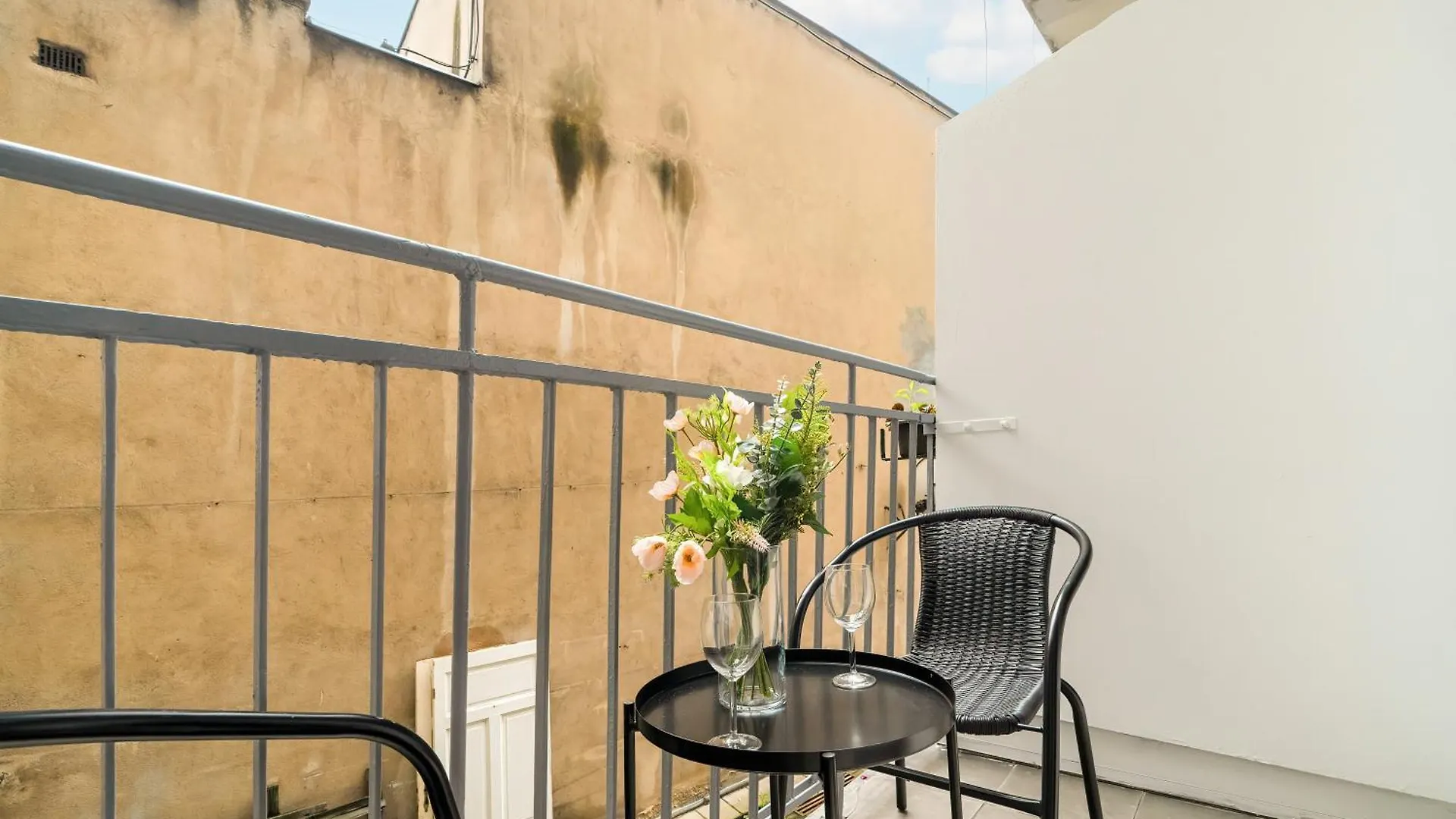 Eleganckie I Stylowe Apartamenty Niedaleko Rynku W Poznaniu By Noclegi Renters 0*, Poznań Pologne